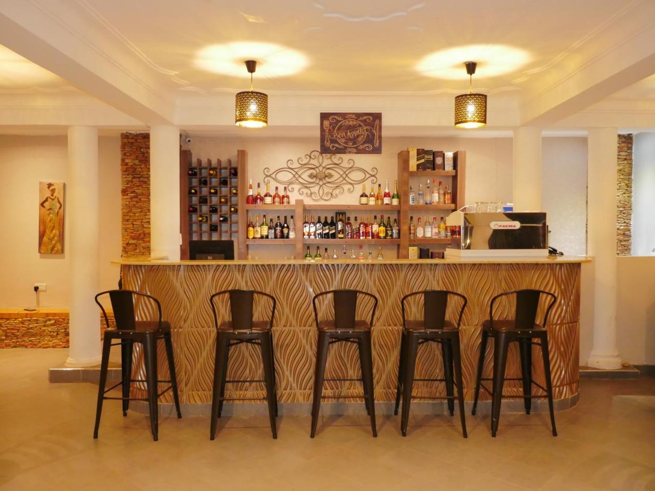 Ivory Castle Limited Ξενοδοχείο Καμπάλα Εξωτερικό φωτογραφία